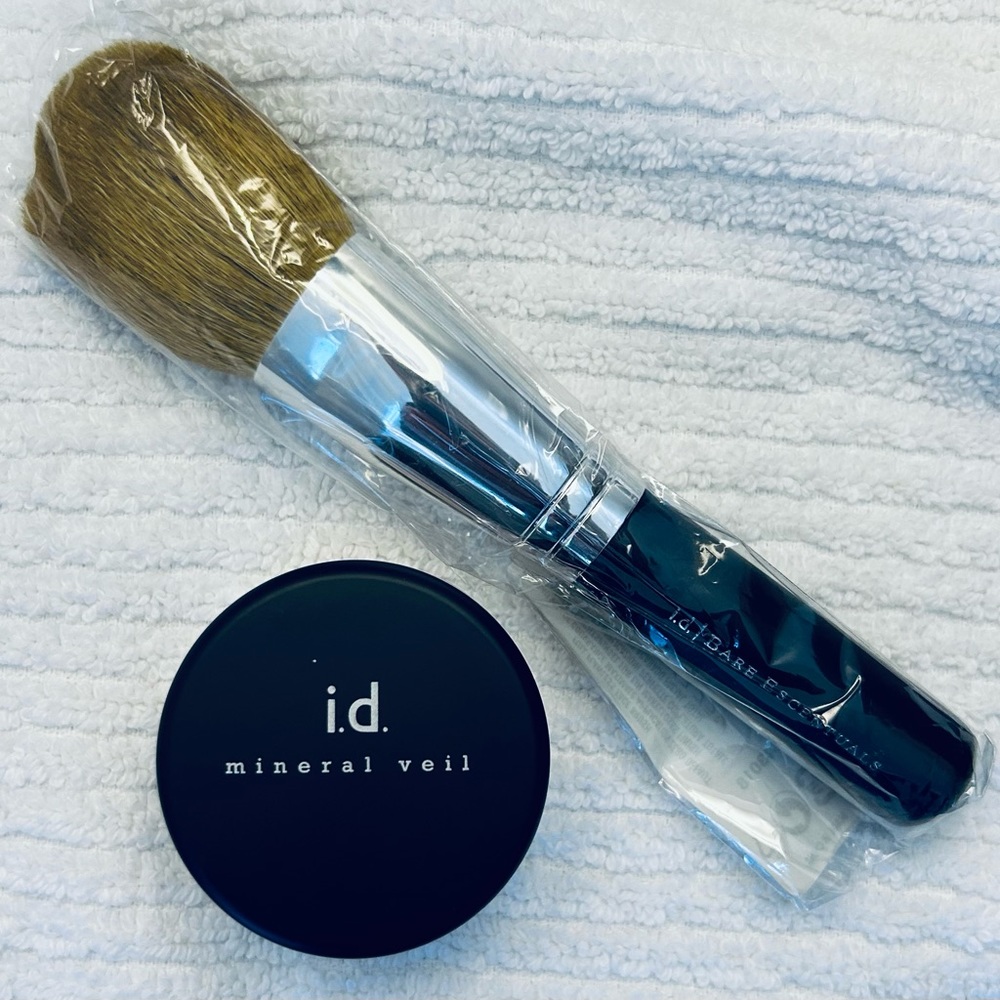 BUNDLE! Bare Escentuals Mineral Veil + Full Flawless Face Brush